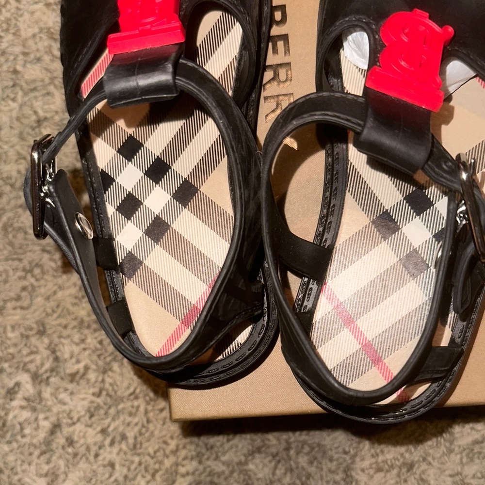 Burberry Kids Black and Red Sandals - Picture 4 of 4